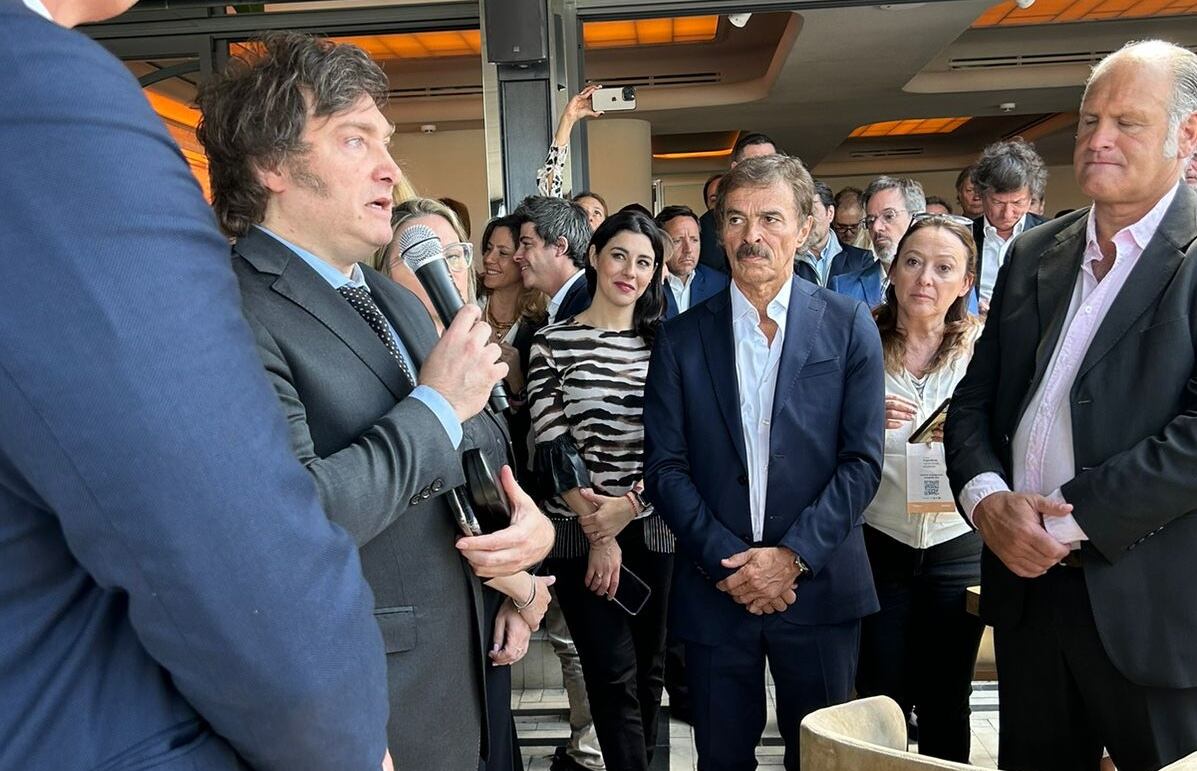 El candidato libertario Javier Milei no fue al coloquio IDEA y tuvo su propio encuentro con empresarios en Mar del Plata.