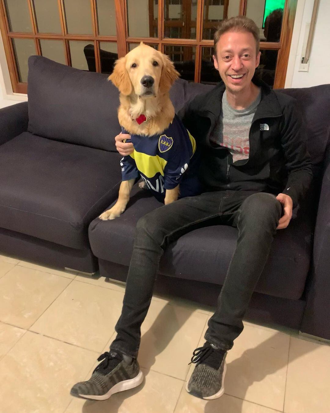 Bono y Alambre comparten juntos su pasión por Boca. 