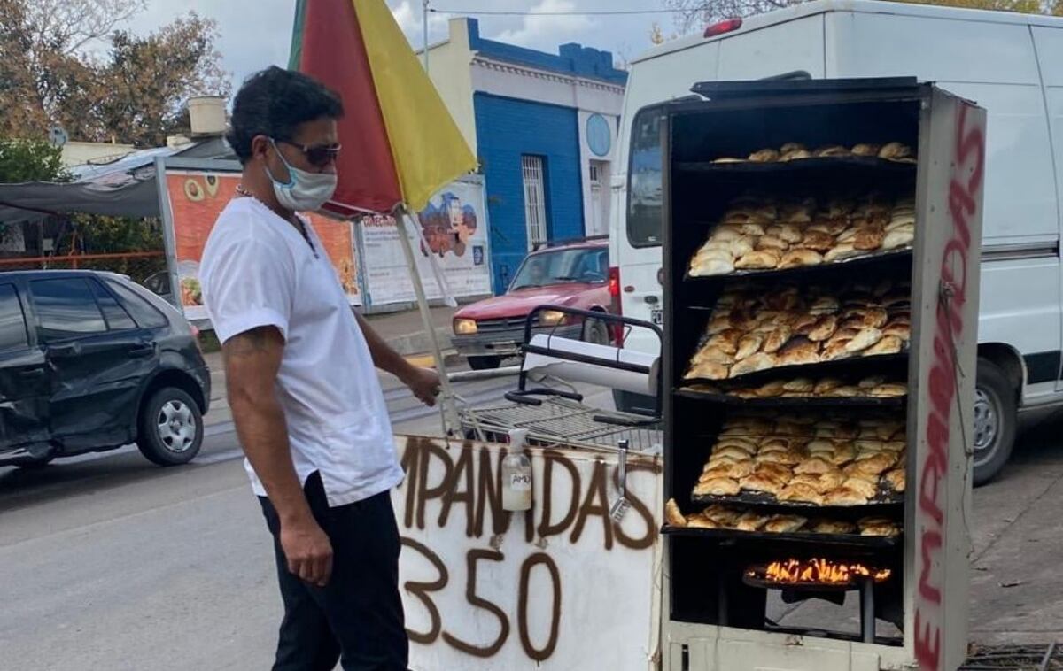 La dura historia de un vendedor de empanadas que no puede trabajar por la fase 1