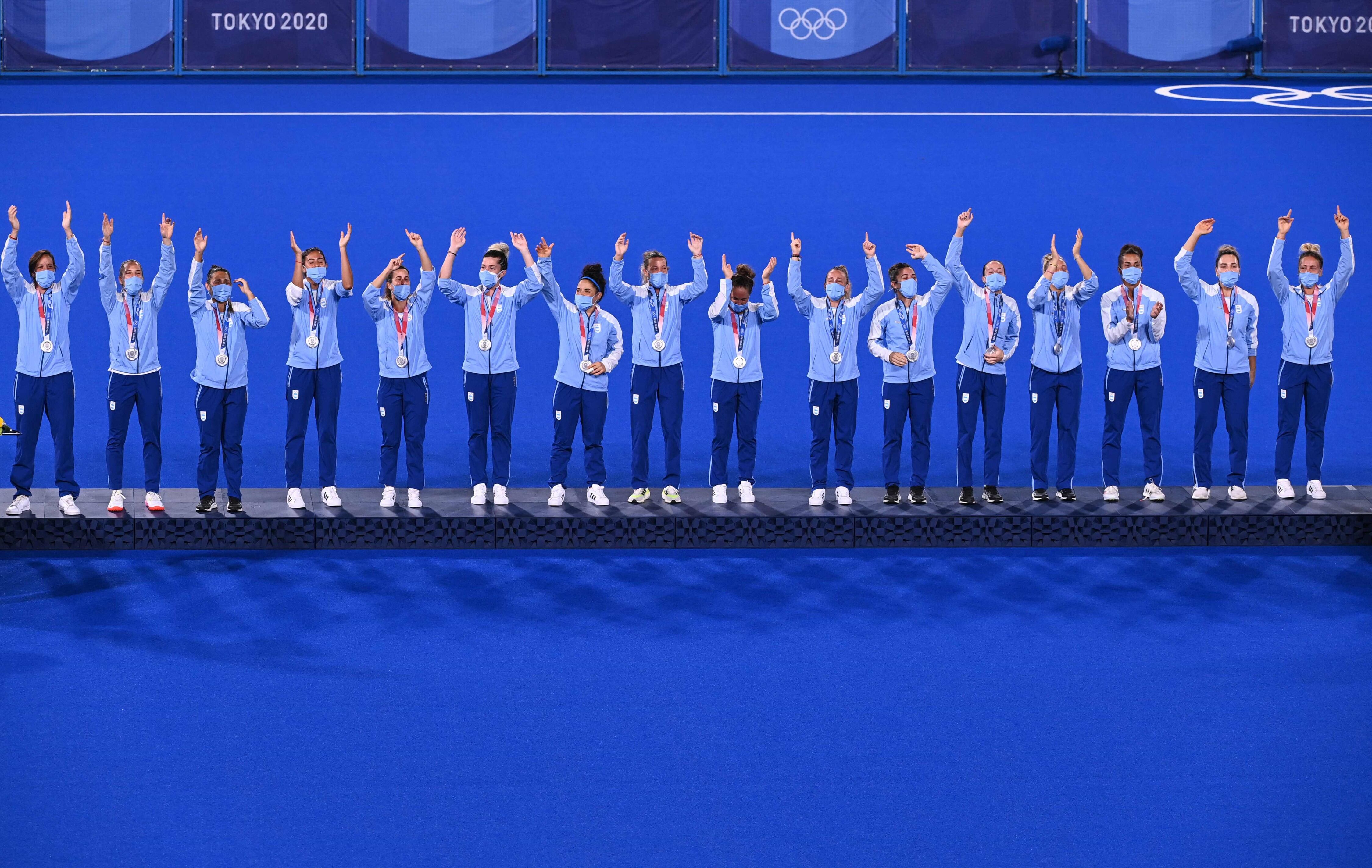 Las mejores fotos de la entrega de medallas de Las Leonas.