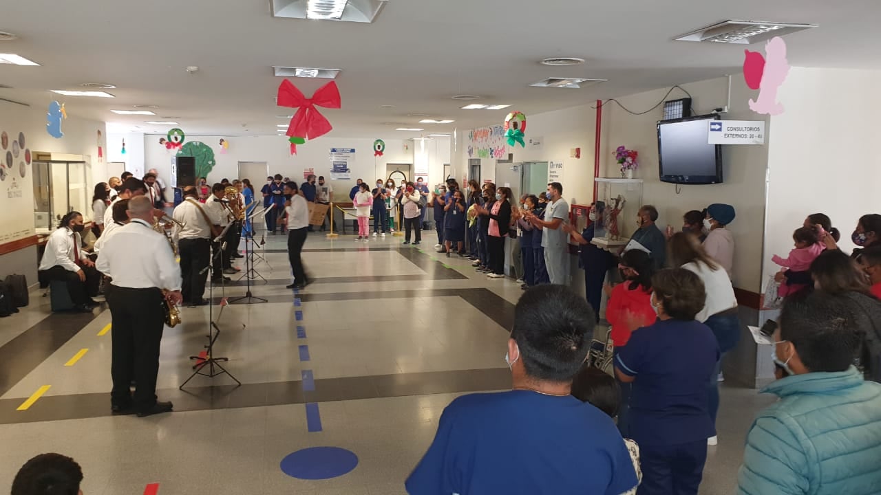 La banda en concierto en el Hospital Materno Infantil, por el Día de Reyes Magos.