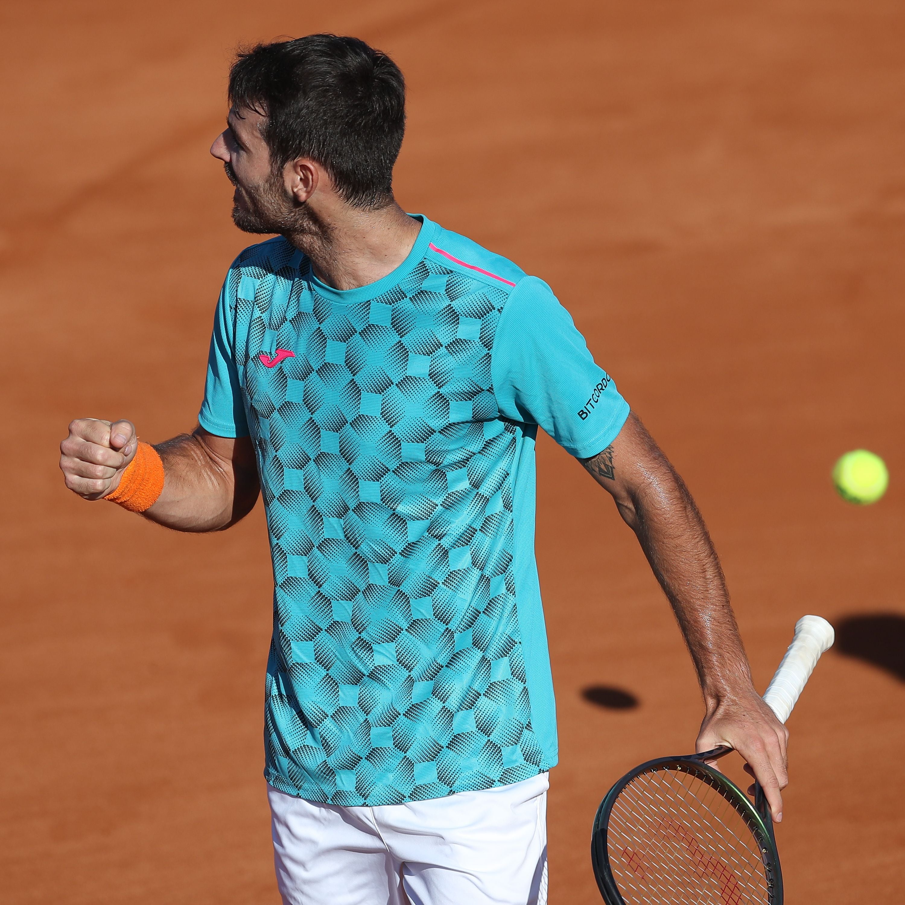 El tenista cordobés  Juan Ignacio Londero le ganó este viernes al serbio Nikola Milojevic por 6-4 7-5 y es semifinalista del Córdoba Open. En la próxima instancia, “el Topito” enfrentará al español Albert Ramos. (Gentileza Córdoba Open).