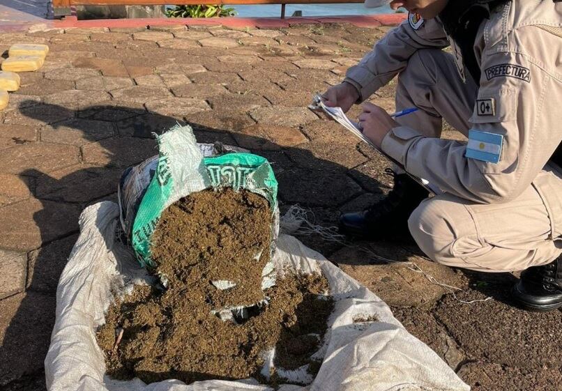 Eldorado: Prefectura Naval incautó marihuana que estaba siendo transportada en una embarcación.