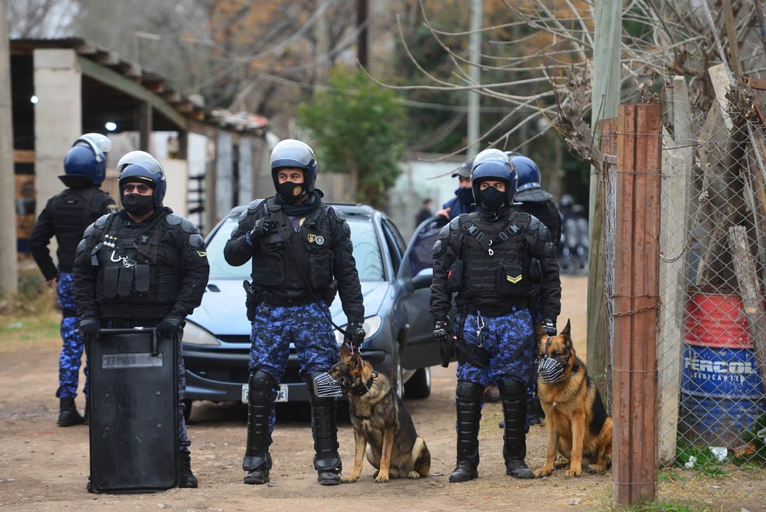 Operativo policial en Villa la Lonja