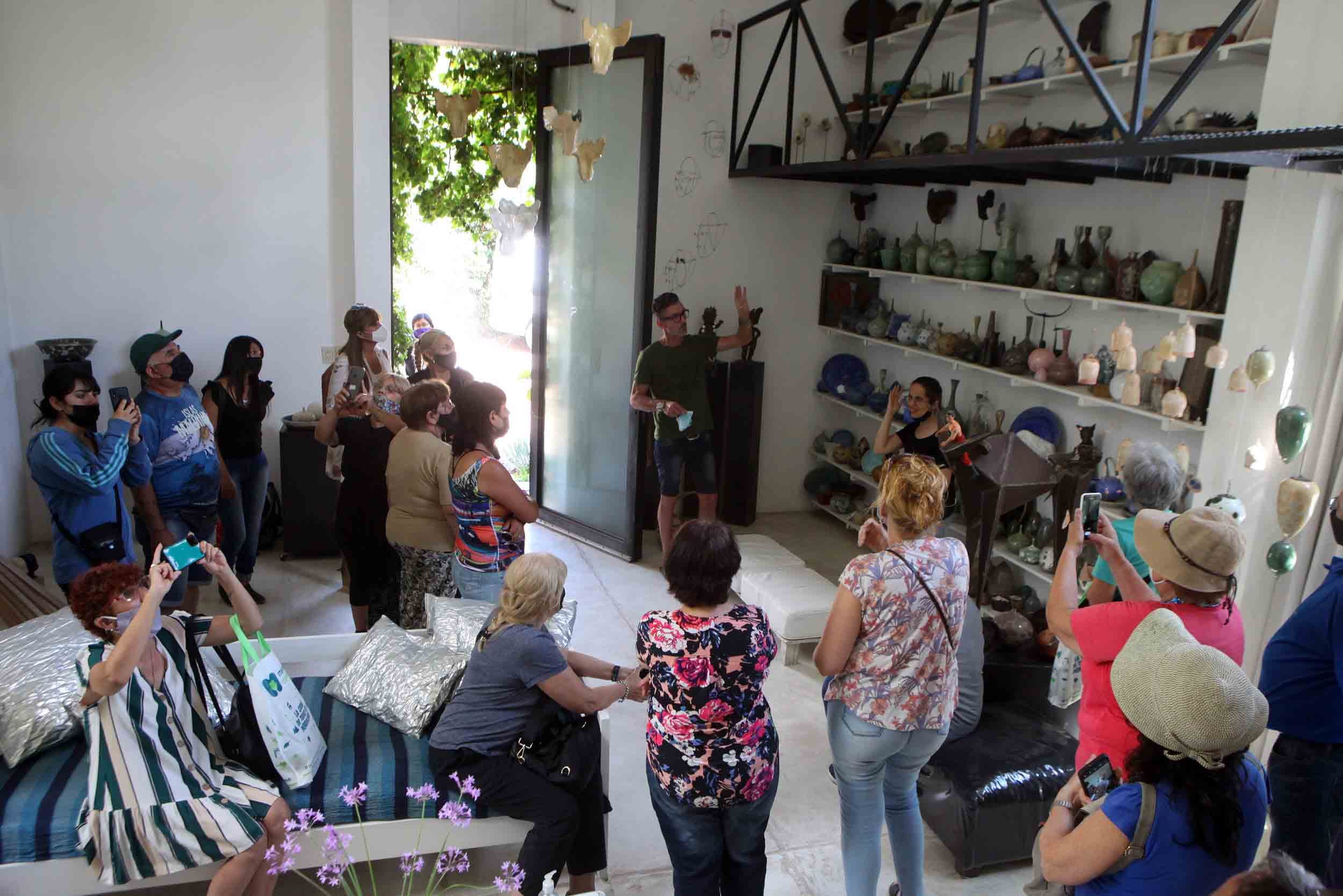 Imágenes del bus tour y los recorridos que hacen.