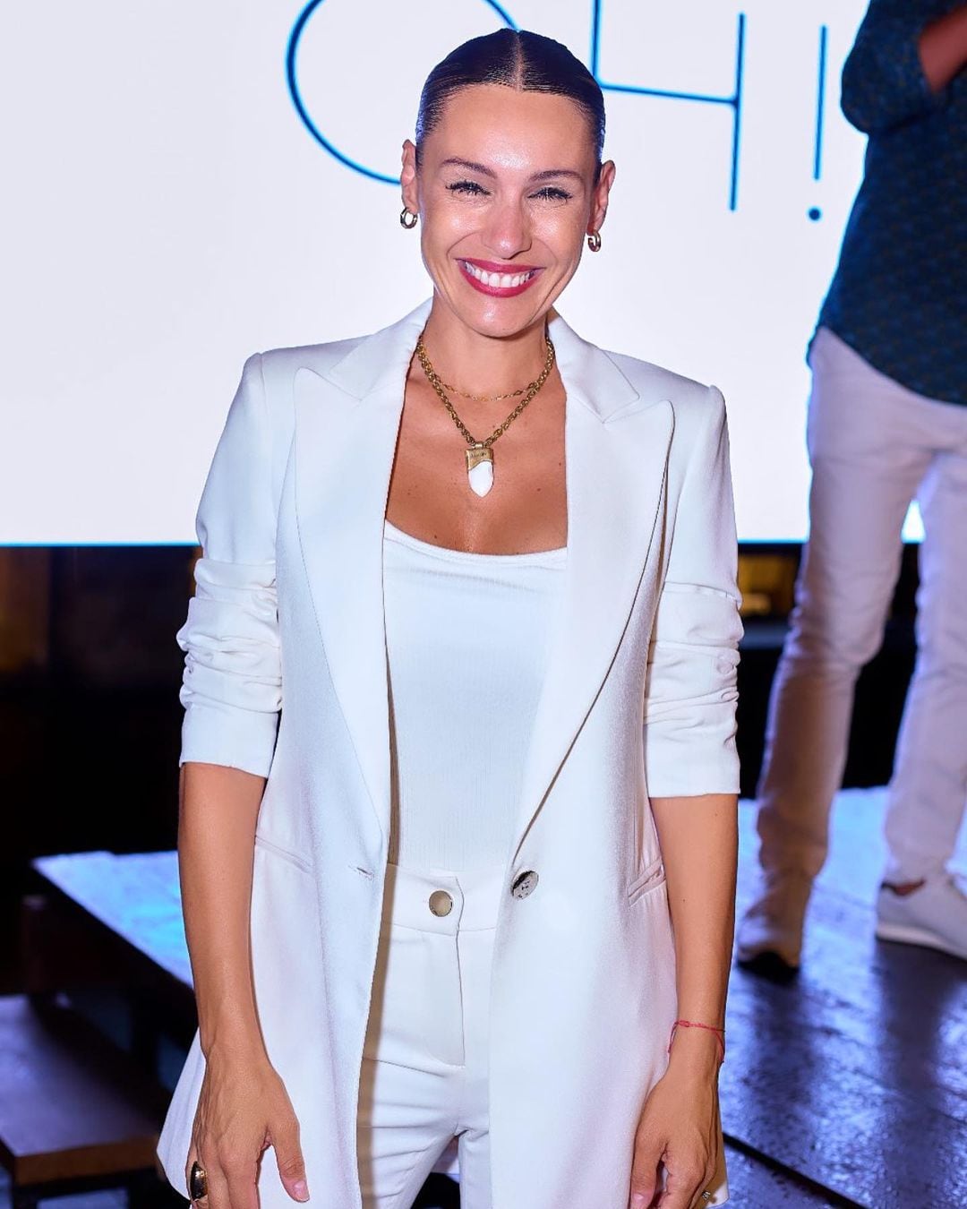 Pampita deslumbró con su look total white