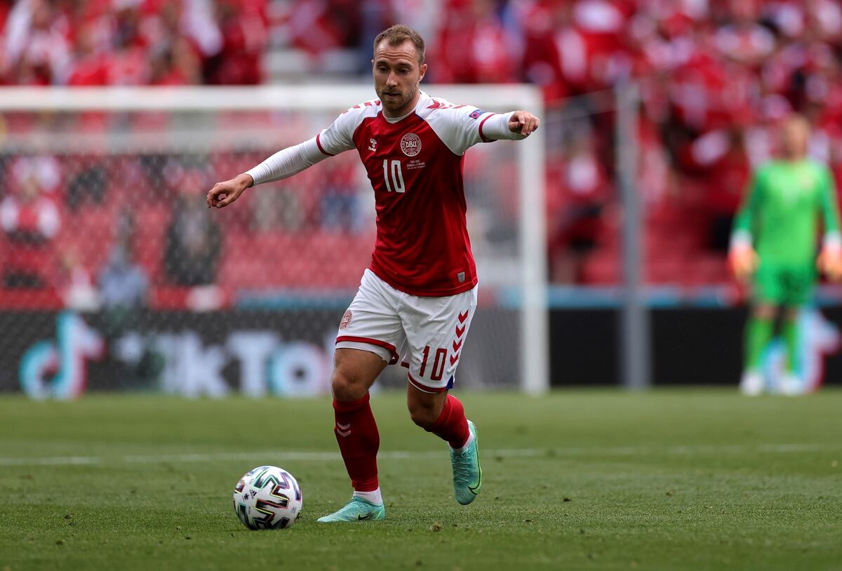 Eurocopa: deberán operar a Chistian Eriksen por su paro cardíaco en pleno partido de Dinamarca