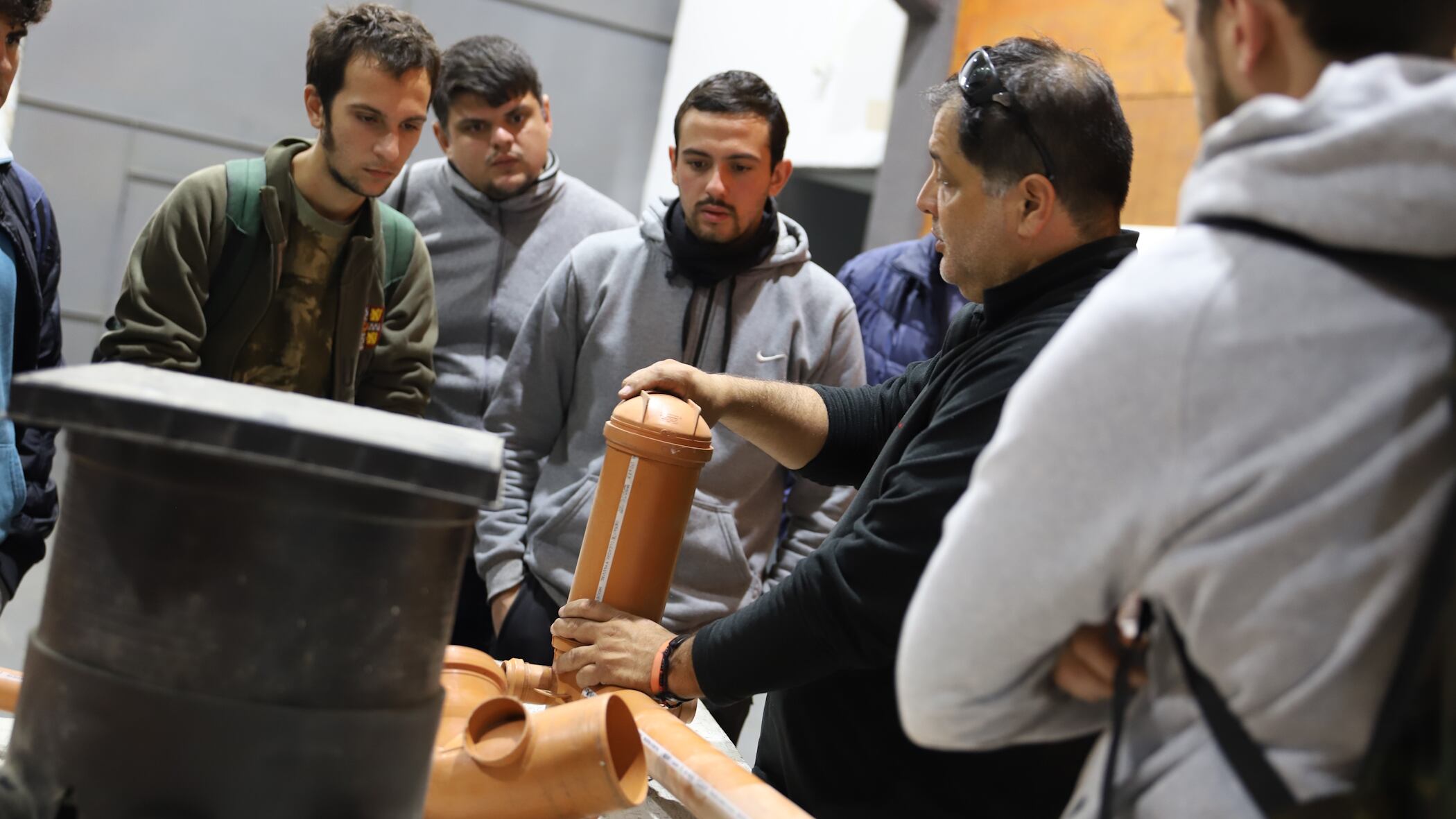 Los cursos se brindarán en centros Cuidar y de Emprendedores