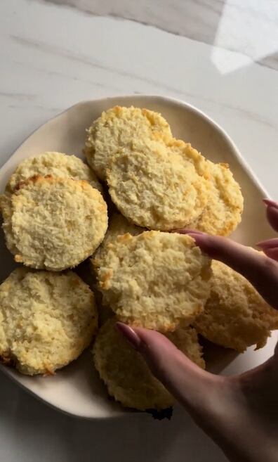 Cómo hacer galletitas de coco y limón