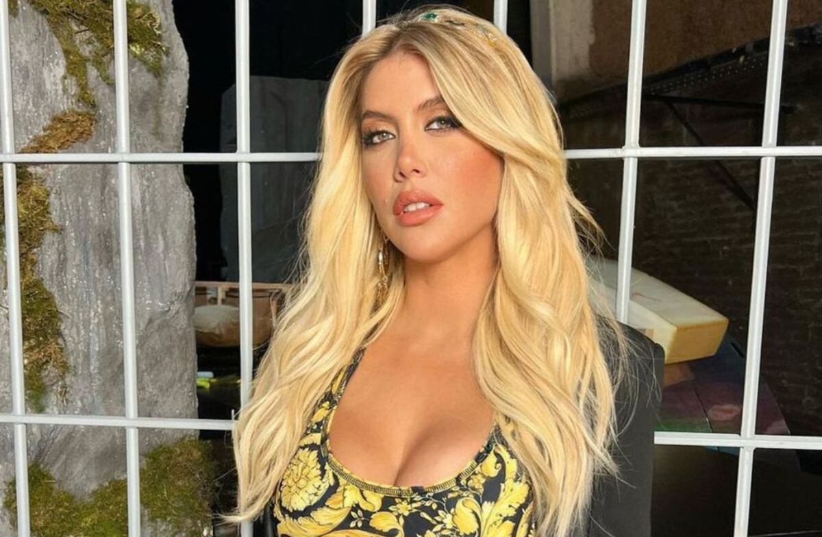 Con el mar de fondo, Wanda Nara cautivó en microbikini negra y dejó sin palabras a sus fans