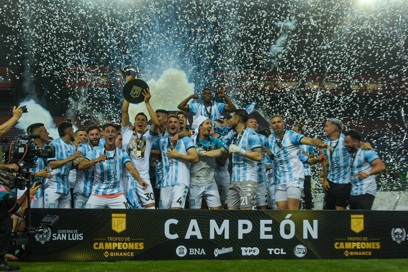 Racing se coronó campeón de la Supercopa Internacional.