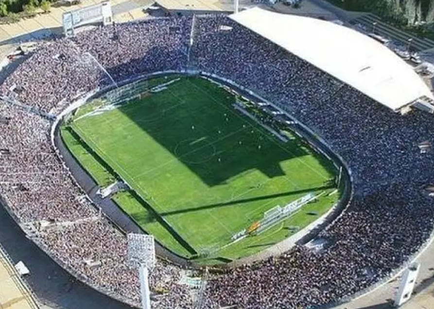 Mundial Sub20 en Argentina: en 2001, las entradas de los partidos en Mendoza decían “Estadio Islas Malvinas”. Foto: Archivo.