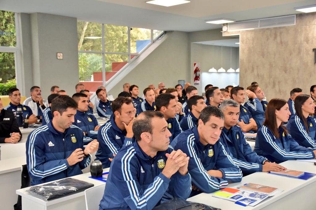 En el próximo torneo de fútbol argentino no habrá VAR, la FIFA lo aprobará para el segundo semestre