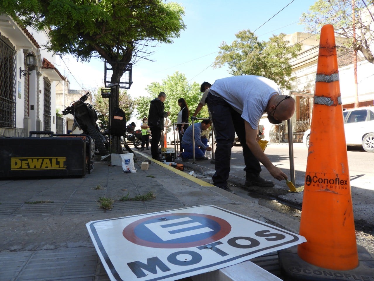 El Municipio instala estacionamientos para motos en distintos puntos de la ciudad