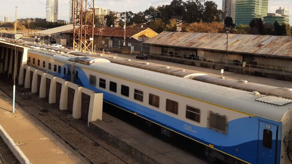El tren Rosario-Retiro suma un segundo servicio diario y un expreso