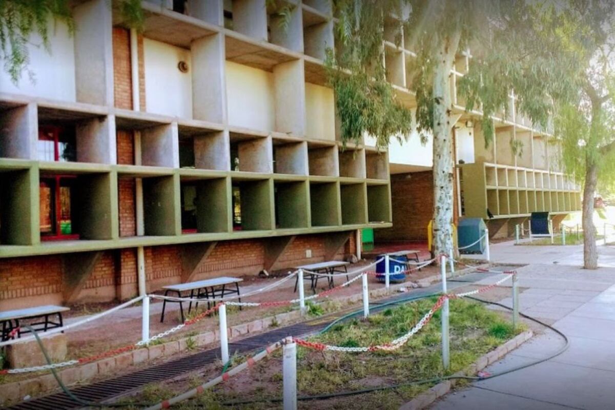 Estudiantes del DAD crearon un diccionario de palabras usadas por los adolescentes para que los adultos los entiendan