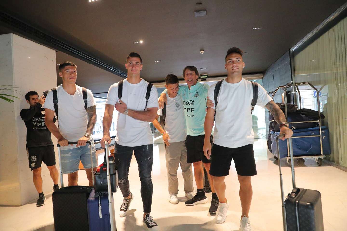 Lautaro Martínez, Paulo Dybala, Joaquín Correa y Juan Musso, ya están en Bilbao.