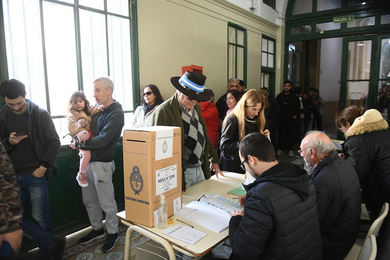 Colegio Carbó Elecciones Paso 2023 ( Ramiro Pereyra /La Voz)