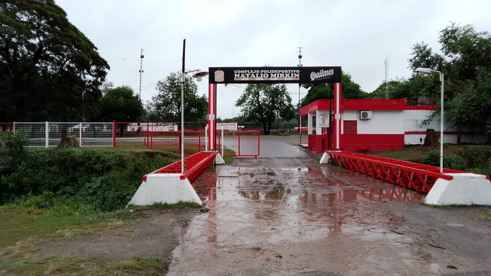 Frente del club donde ocurrió la tragedia