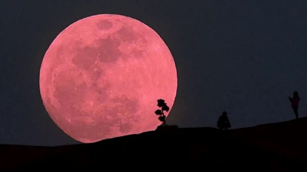 La Luna Rosa, el evento protagónico de abril.