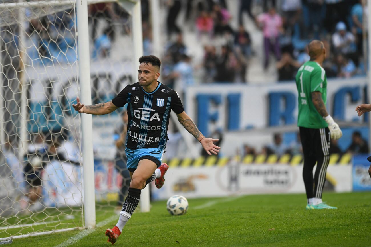 Racing se impuso 1-0 ante Deportivo Riestra por la Primera Nacional ( Ramiro Pereyra /La Voz )