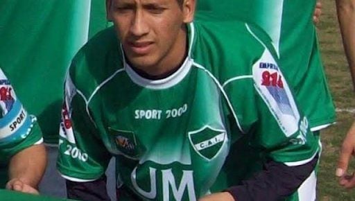 Rodrigo Aliendro con la camiseta de Ituzaingó.