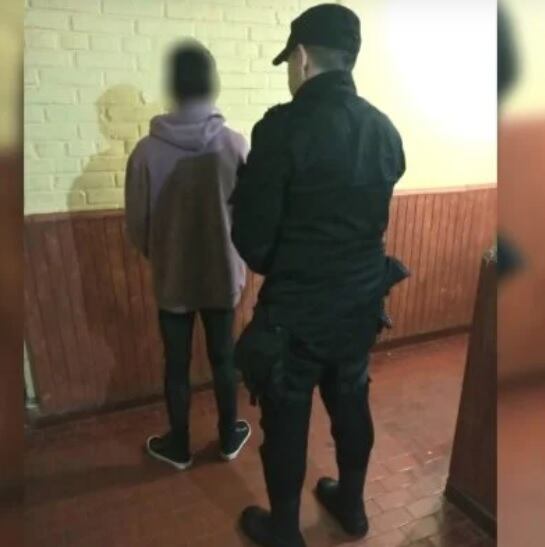 Se entregó a las autoridades un hombre que confesó haber asesinado a otro.