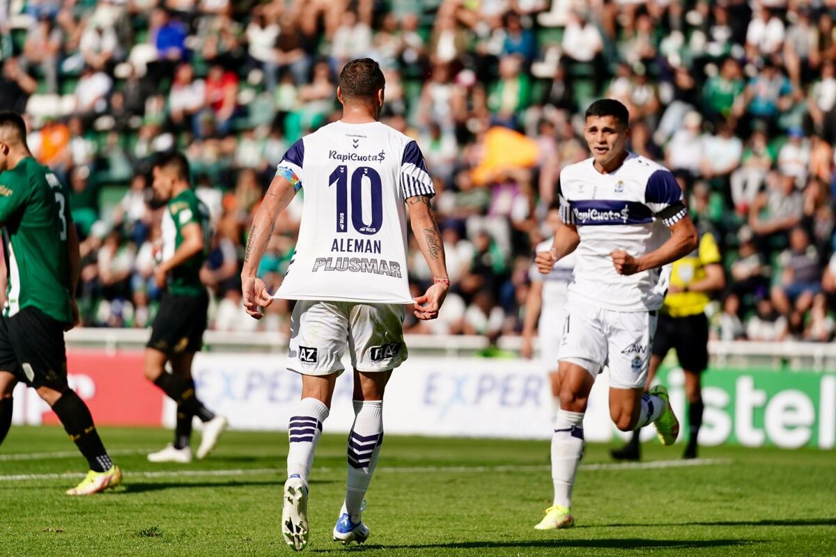 Gimnasia le ganó 2 a 0 a Banfield tras los incidentes en el Bosque y sueña con la Libertadores