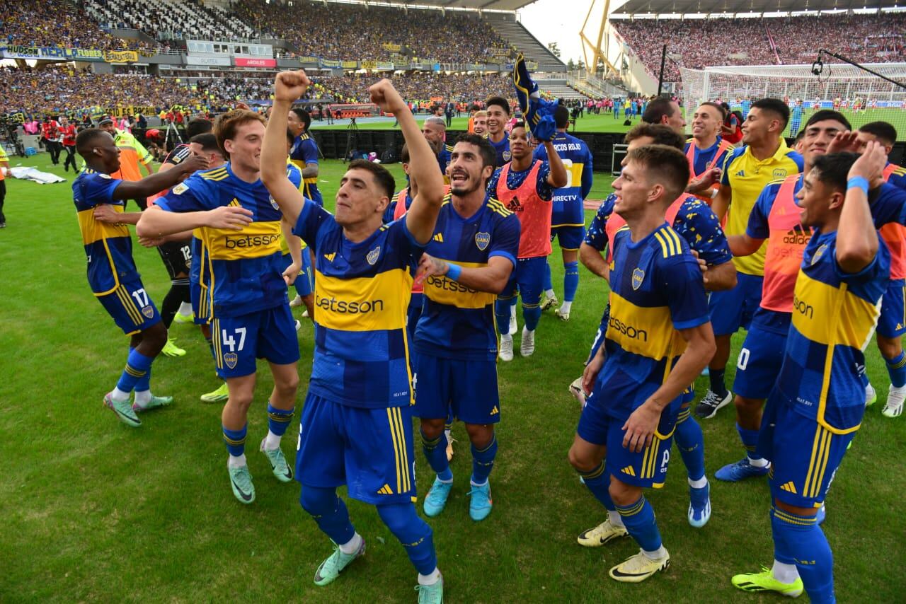 La celebración de Boca en el Kempes, tras superar a River y meterse en semifinales de la Copa de la Liga 2024. (Javier Ferreyra / La Voz)