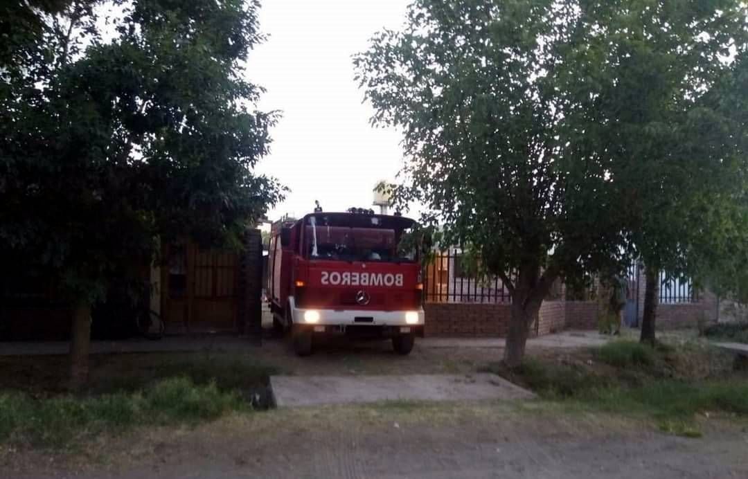 El fuego afectó la carpintería y destruyó el único sostén de la familia. 