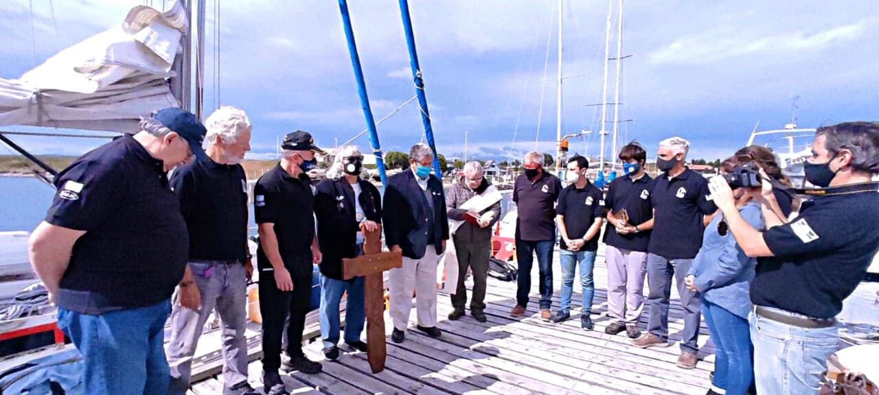 Miembros de la dotación del Velero "Galileo", fueron despedidos por miembros del CEMU y Herederos de la Causa Malvinas.