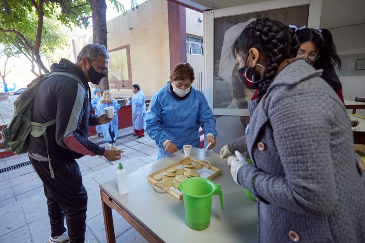 Agasajaron con un desayuno criollo a vacunadores y vecinos de Las Heras con el fin de “contagiar patria”