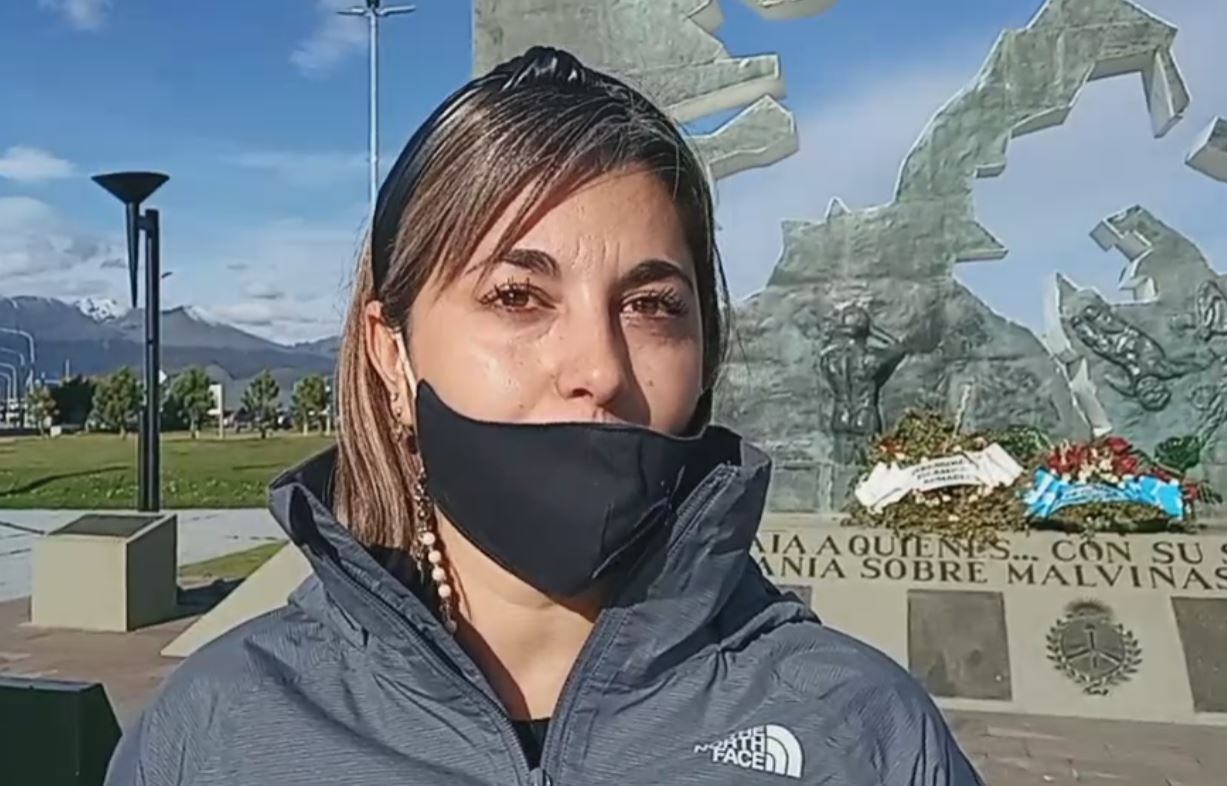 Rosana Rossoli, miembro de la Subcomisión “Herederos de la Causa Malvinas”, explicó de qué se trata la "Cápsula del Tiempo", homenaje a los Héroes de Malvinas.