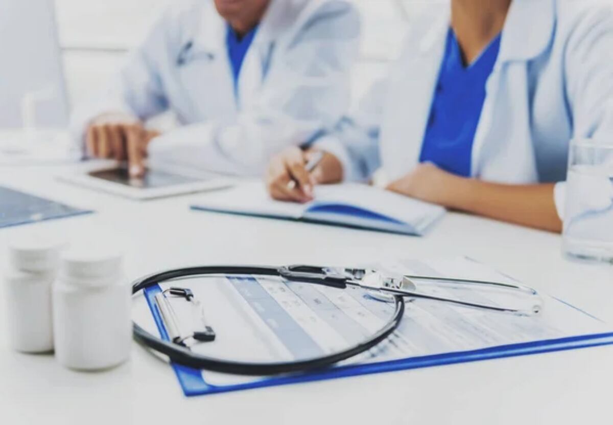 Descubrieron a dos médicos truchos que trabajaron más de un año en Córdoba