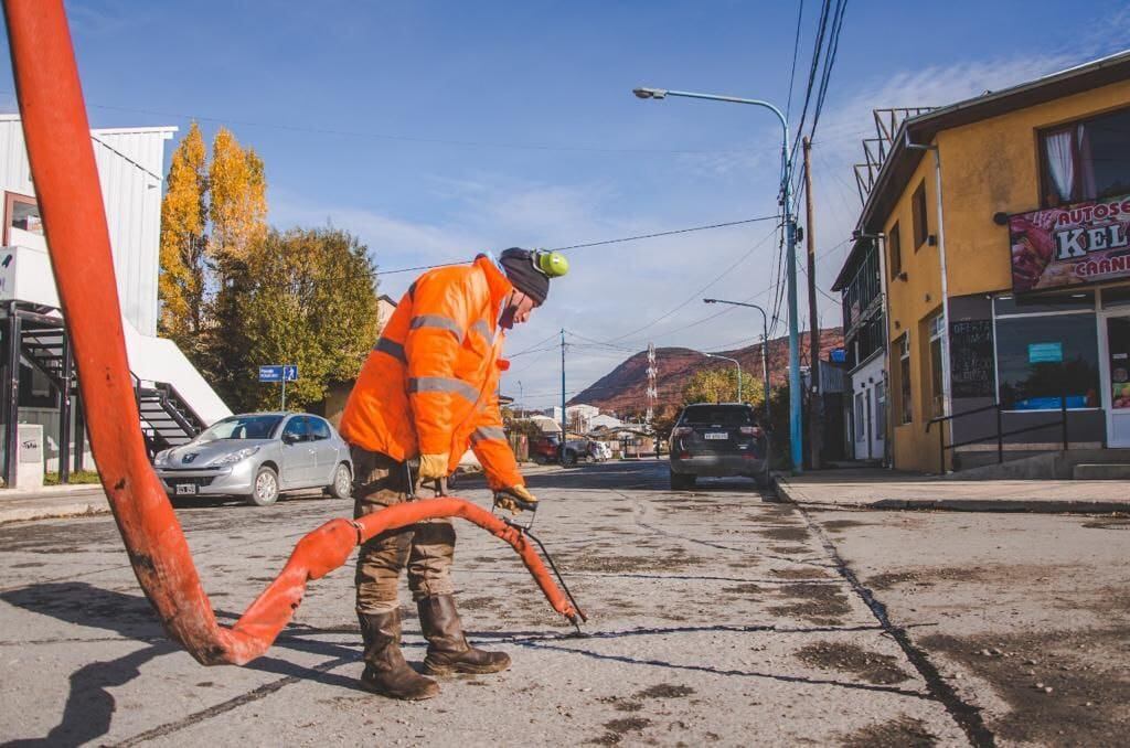 Los trabajadores municipales intervendrán en las calles y arterias de la ciudad que sea necesario a fin de evitar filtraciones.