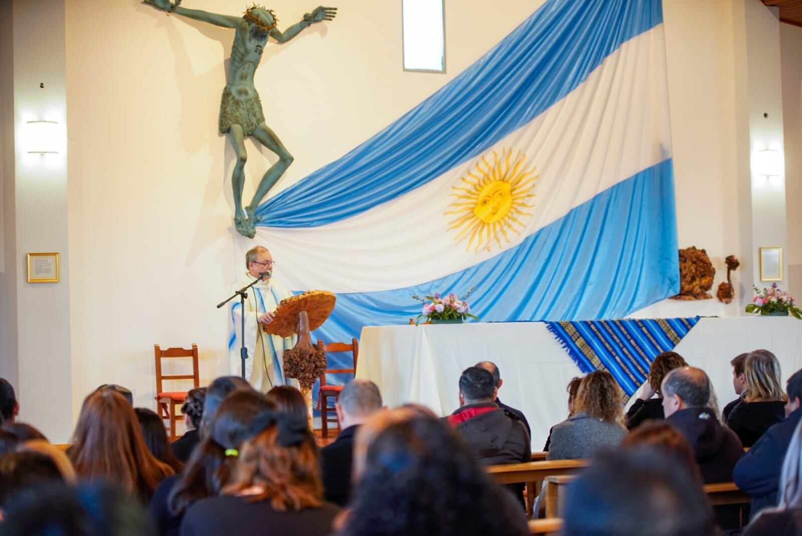 Acto en conmemoración del 213 Aniversario de la Revolución de Mayo