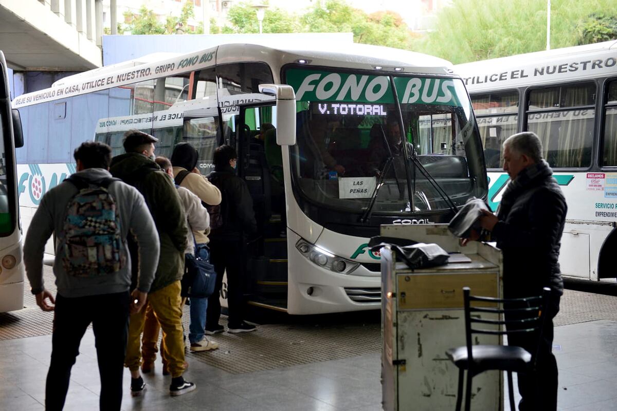 El transporte interurbano de Córdoba, en vilo por la falta de pago del aguinaldo