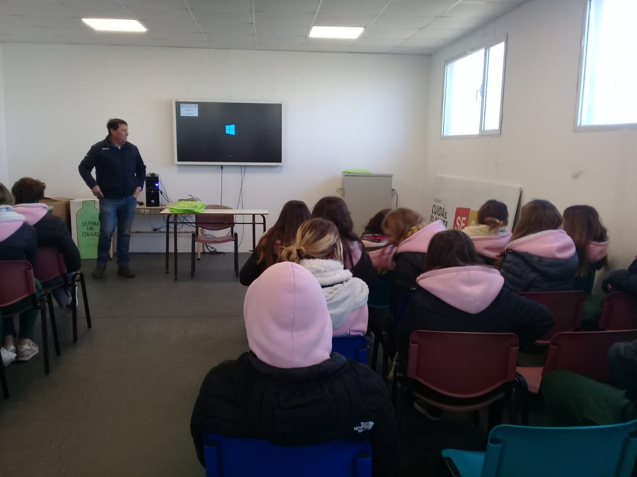 Alumnos del Colegio Jesús Adolescente visitaron la Planta de Separación de Residuos