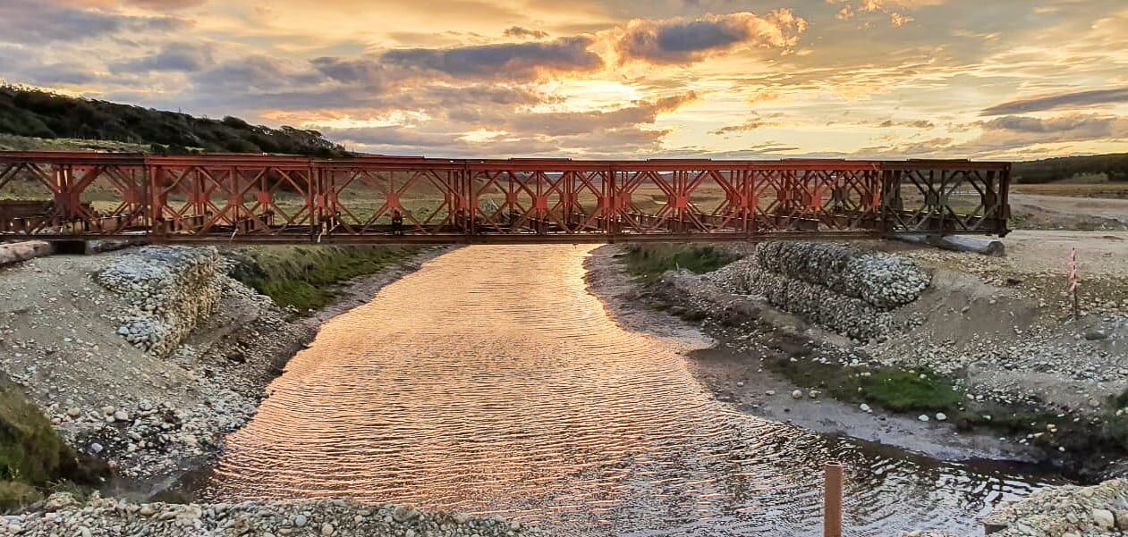 Vialidad concretó el montaje del nuevo puente sobre el Río Ladrillero