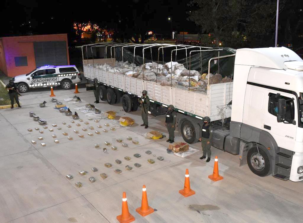 La droga venía oculta entre una carga de 23 toneladas de batatas y zapallos.