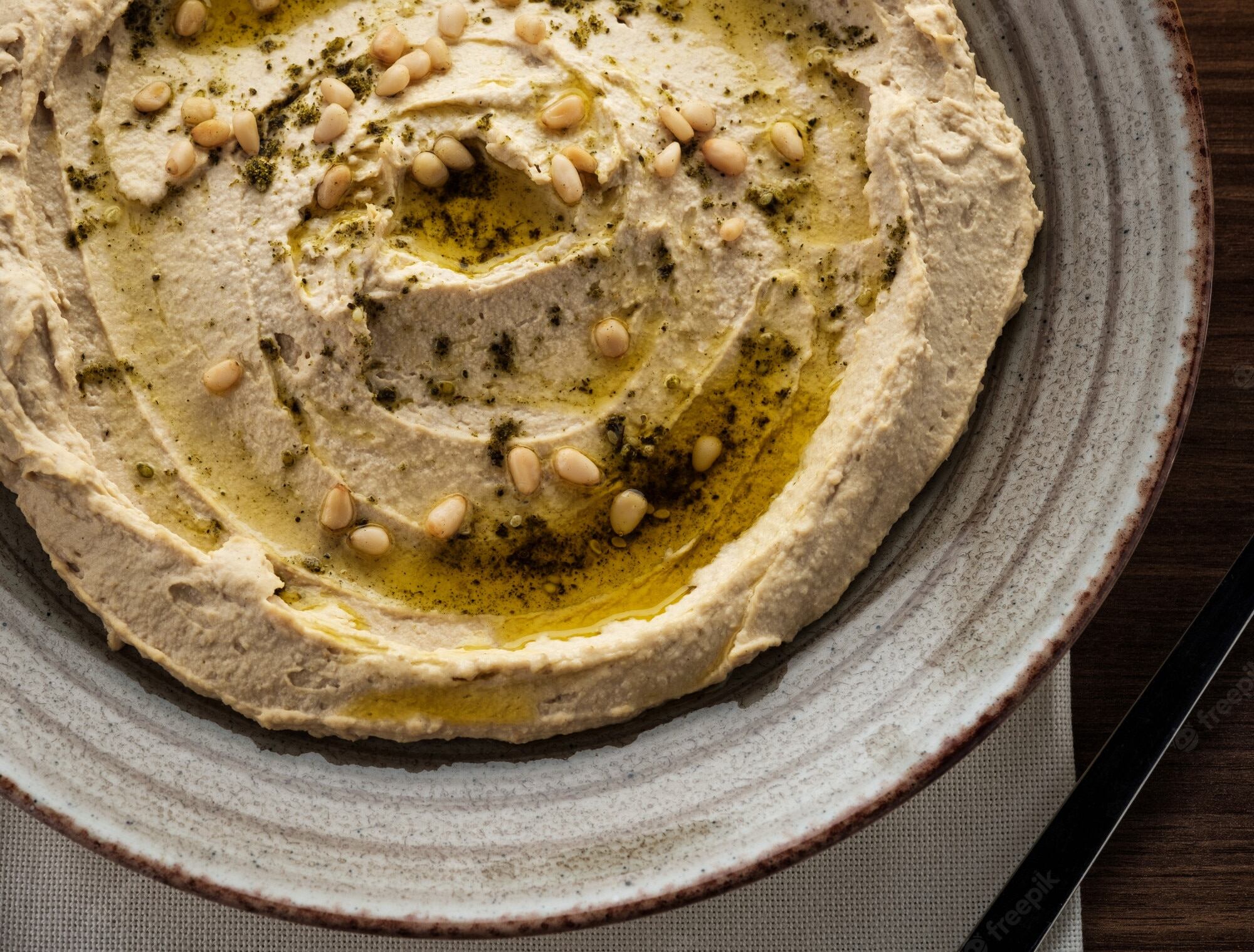 Humus de piñones