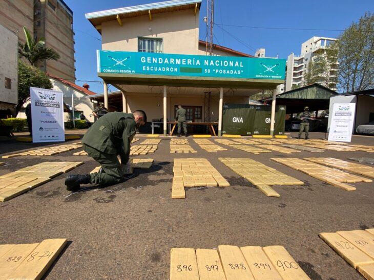 Gendarmería Nacional incautó casi cuatro toneladas de marihuana.