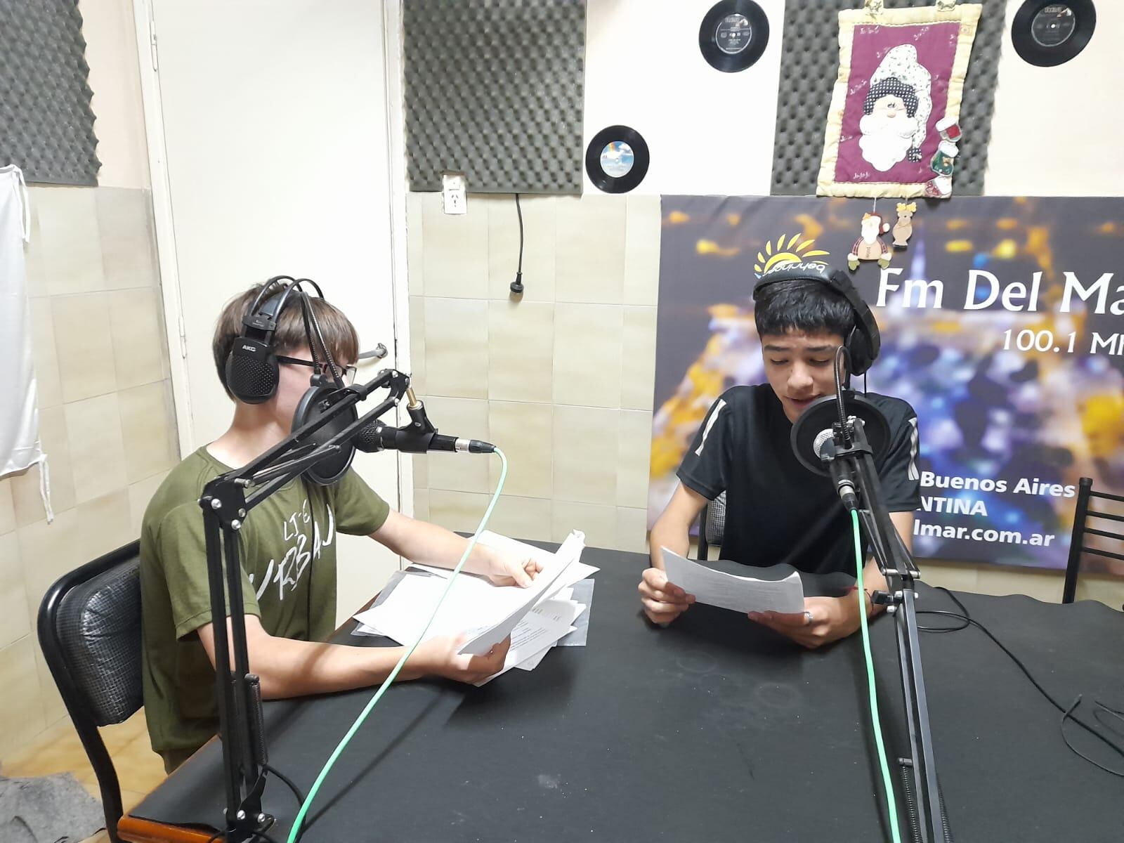 El programa radial especial de los alumnos de la Secundaria Nº1 fue un éxito