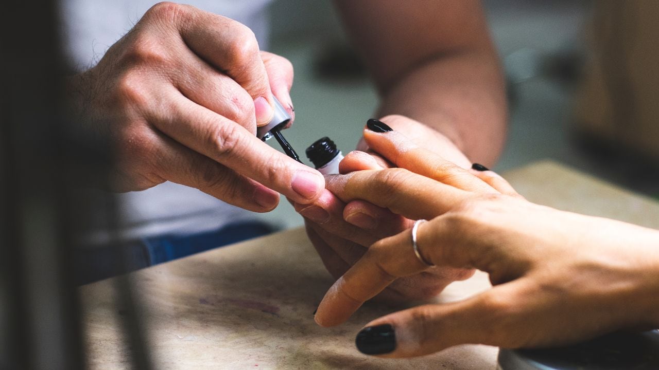 La verdadera razón por la que te comés las uñas y cómo dejar de hacerlo