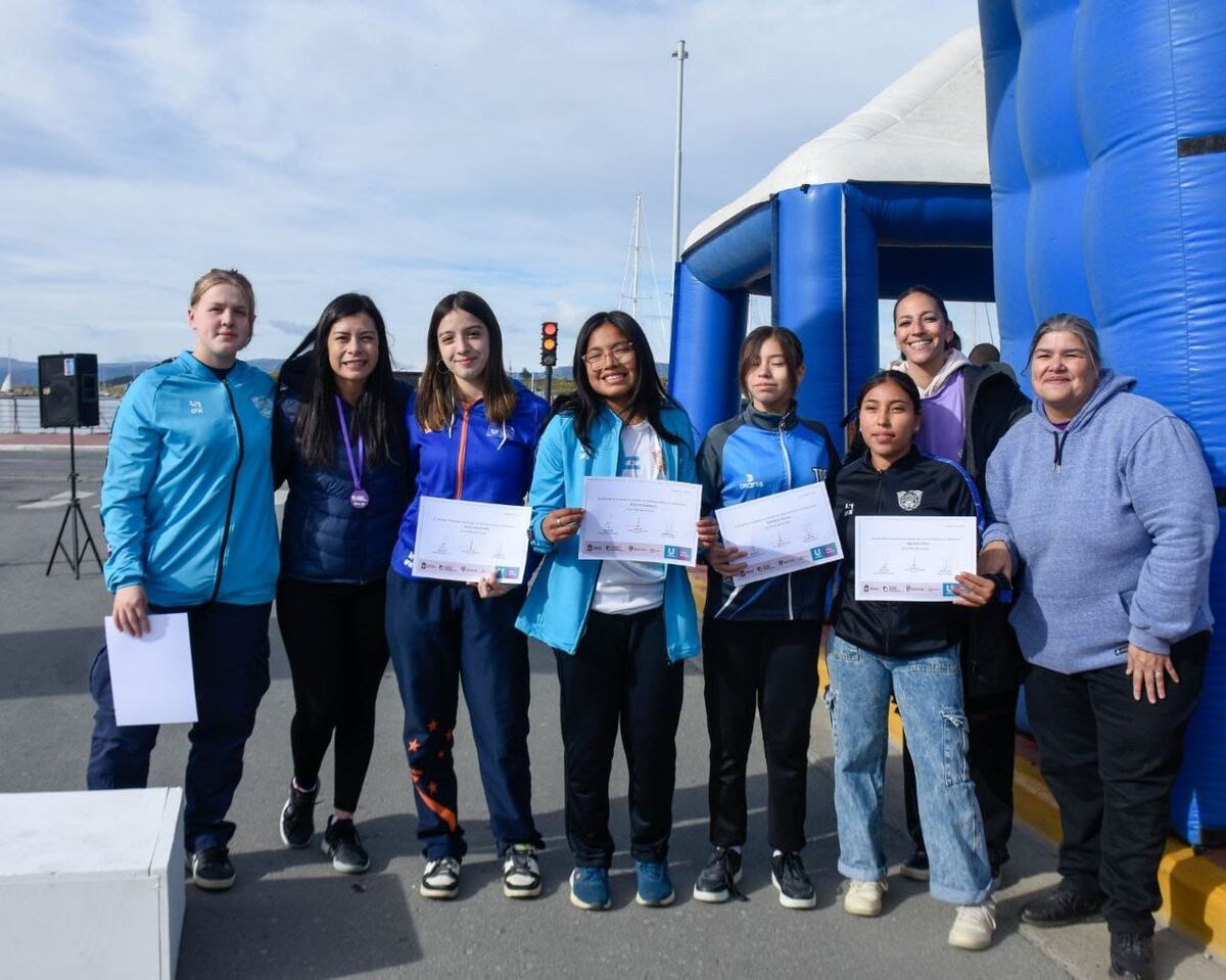 Reconocen en Ushuaia a mujeres deportistas