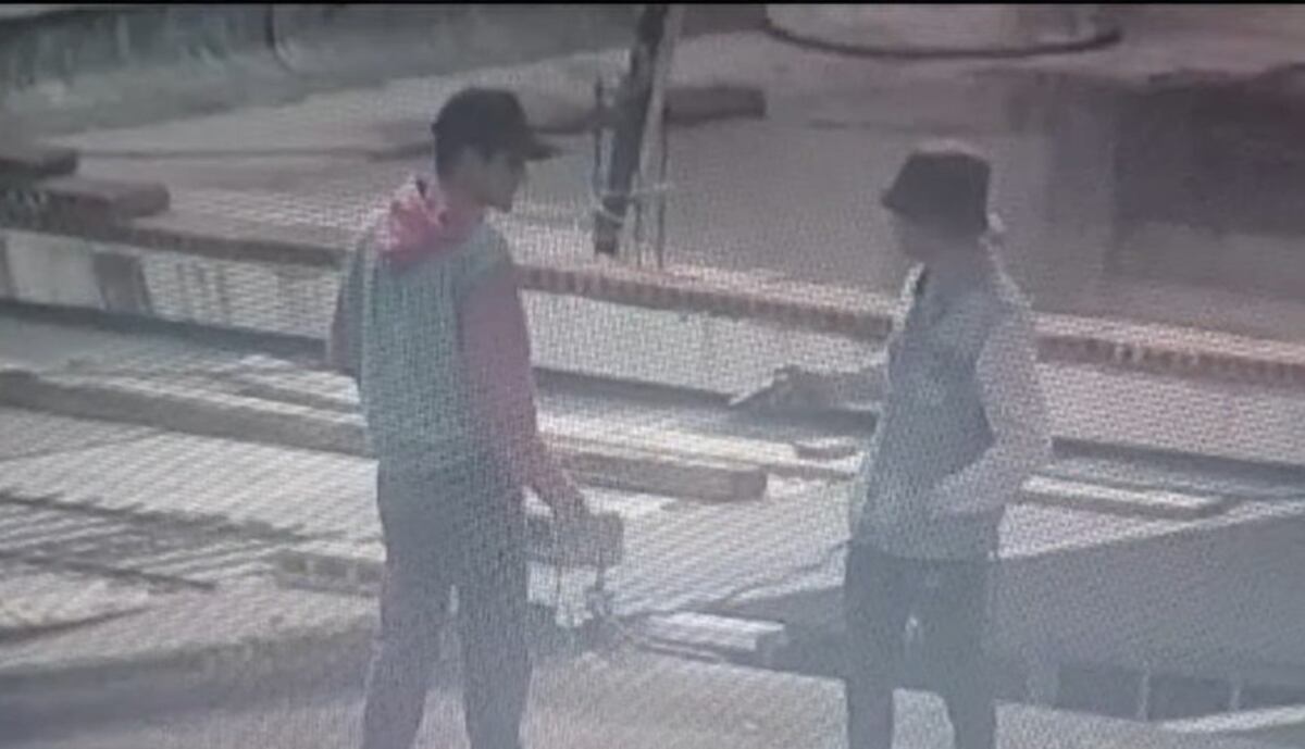 Tensión en Córdoba: le disparó a un hombre, escapó por los techos y se atrincheró en una casa