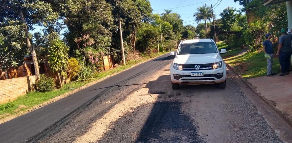 Finalizan asfaltado de la calle Doctor Zieschank en Eldorado.