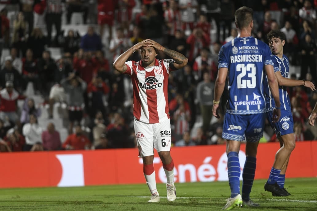 Instituto recibió a Godoy Cruz por la Liga Profesional. (Javier Ferreyra / La Voz)