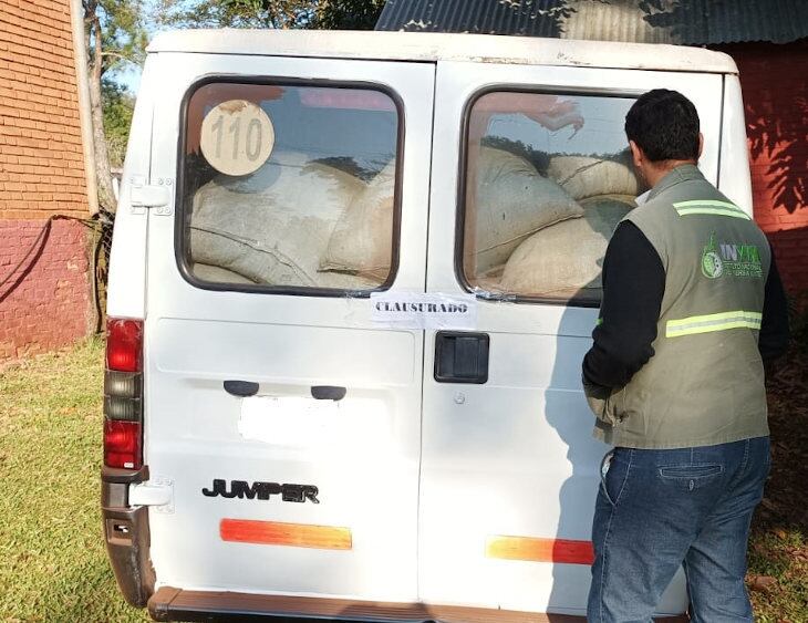 Capioví: secuestran raídos de yerba canchada sin documentación.