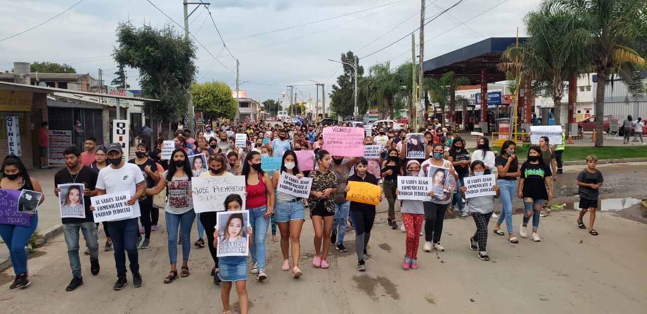 Vecinos marcharon por las calles de Malvinas Argentinas pidiendo testigos del hecho y justicia por Katherine.